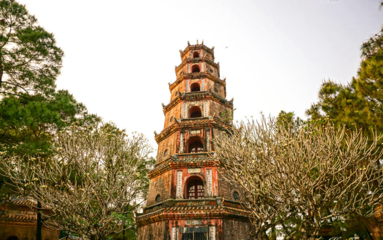 Fully explore the beauty of the ancient capital of Hue