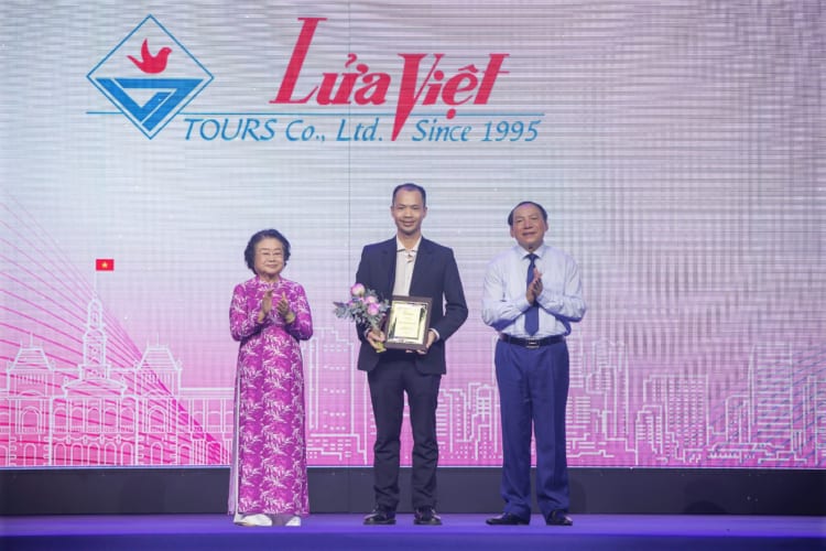 LUA VIET TOURS WAS HONORED WITH 2 TOP AWARDS AT THE HO CHI MINH CITY TOURISM FESTIVAL 2024 